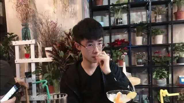 快手红校服吃瓜,快手网红校园吃瓜事件深度解析