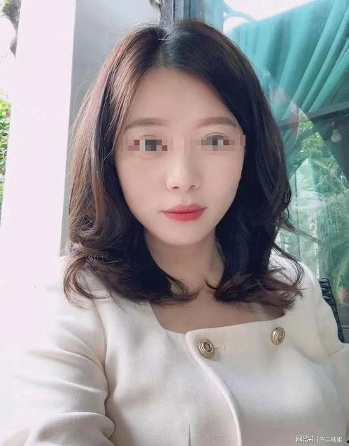 真人吃瓜头像女生,揭秘真人吃瓜头像女生的魅力瞬间